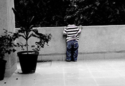 居住者に注意喚起する