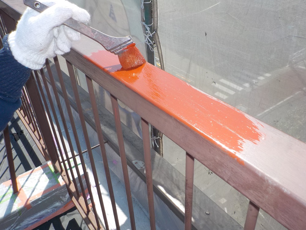 建物の資産価値にも影響する！？「鉄部塗装工事」について解説